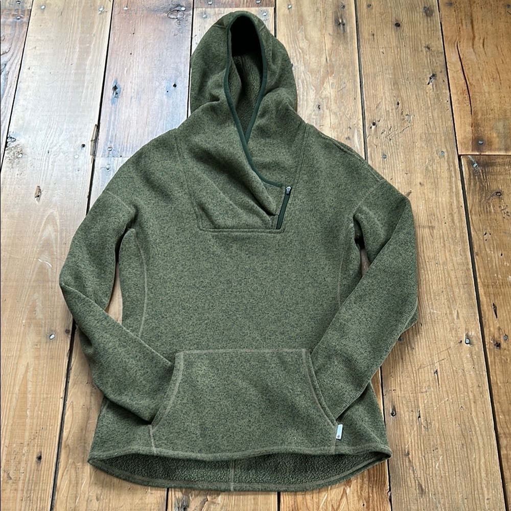 Green Hooded Pullover Sweater